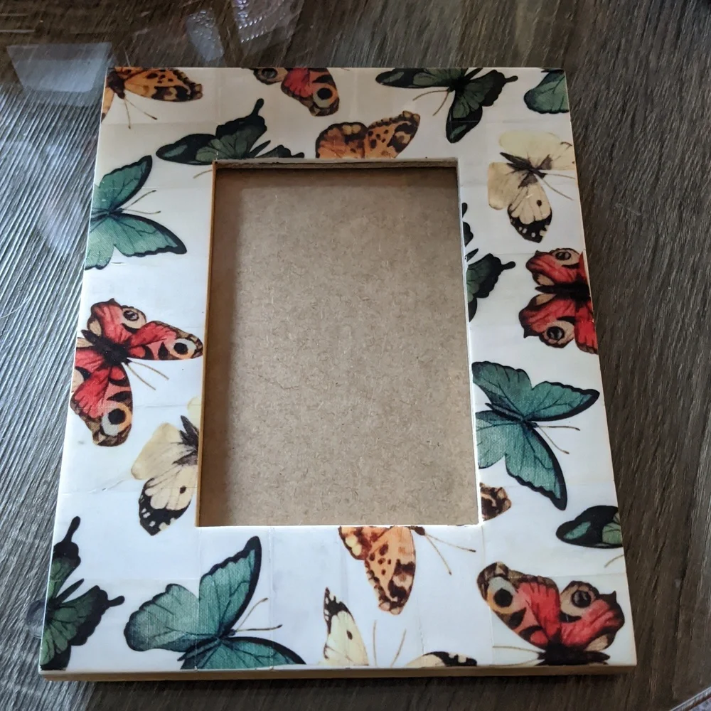 Inlaid Mosaic Butterfly 4x6 Photo Picture Frame 7”W 9”T